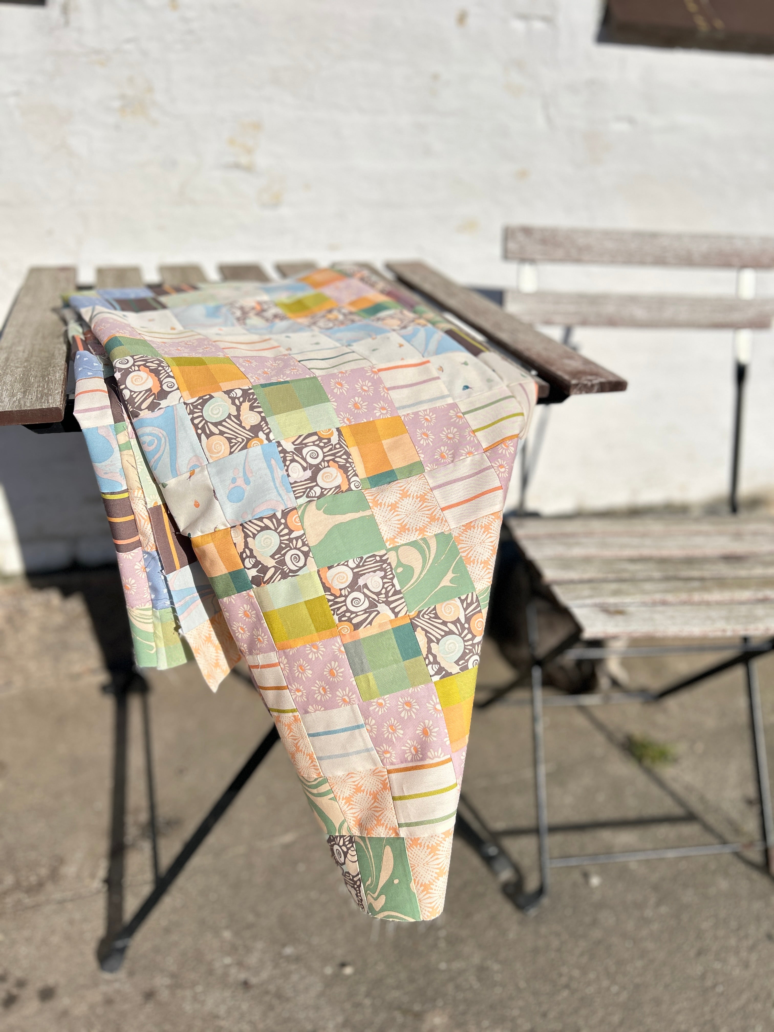 Slow Summer af Suzy Quilt 10 cm strimler (12 stk)