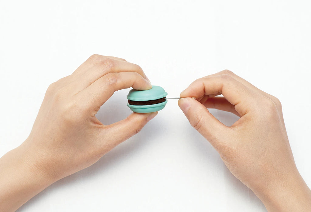 Sweet 'n Sharp Macaron (Pistachio)