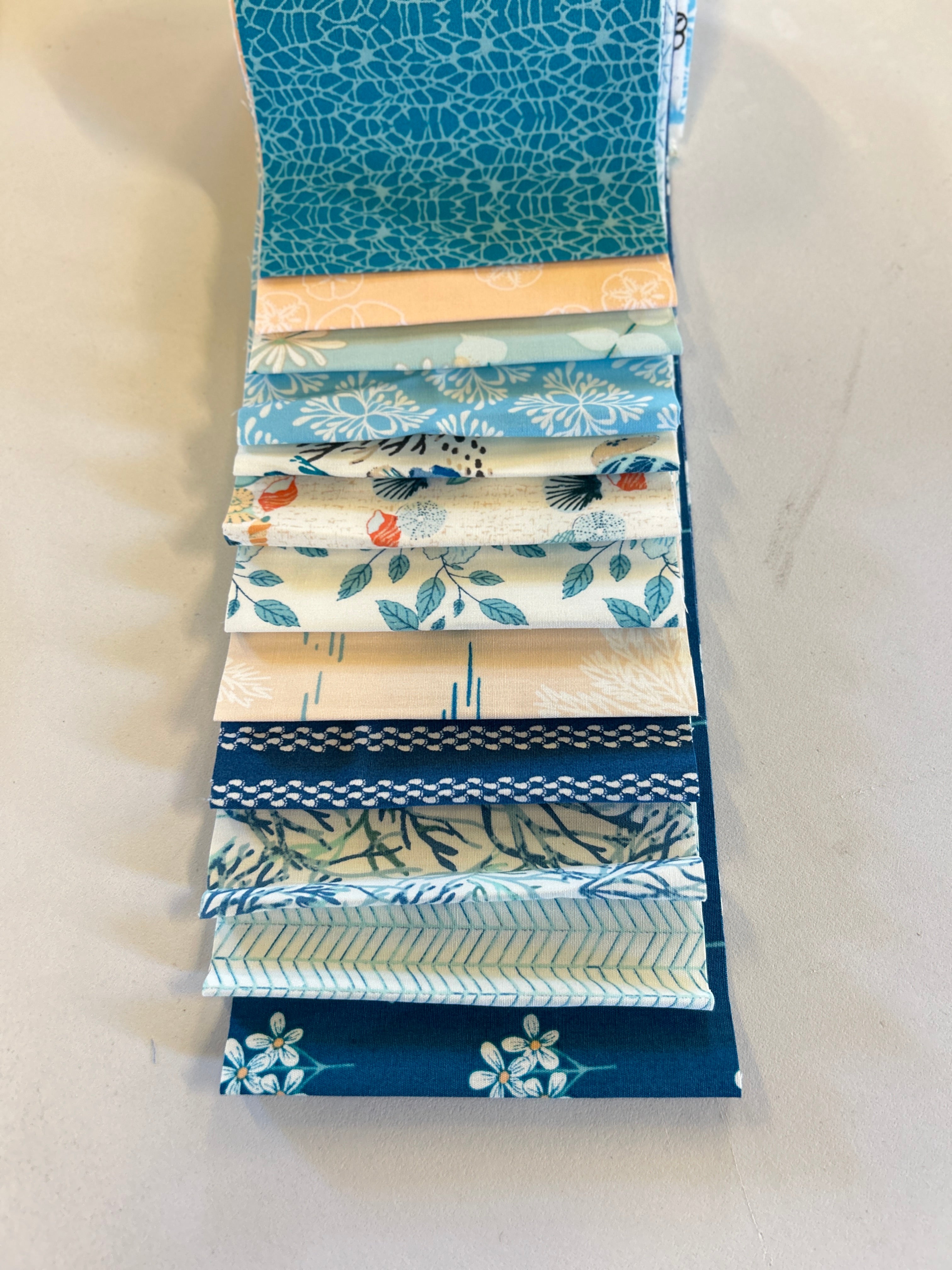 Gulf Breeze Art Gallery Fabrics 10 cm strimler (12 stk)