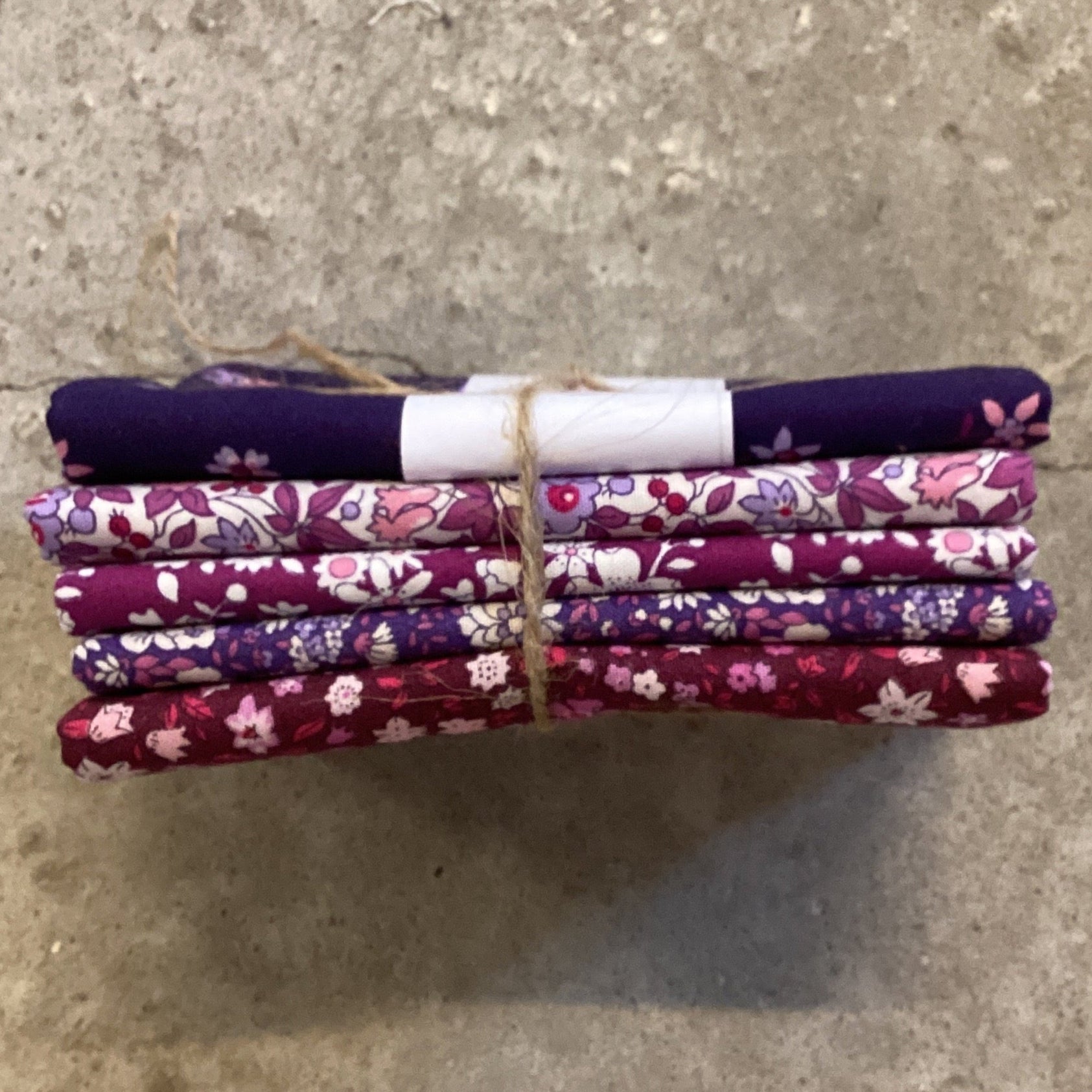 REST nr 12: Botanical Jewel Liberty fat quarter bundt