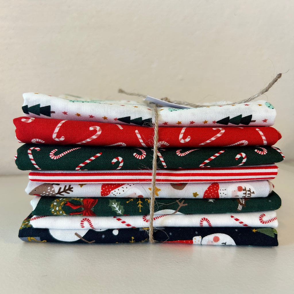 Christmas Lane Julebundt ( 8 fat quartere)