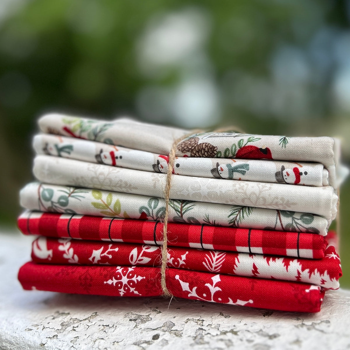 Winter Friends by Deb Strain Fat quarter bundt Rød (7 stk)