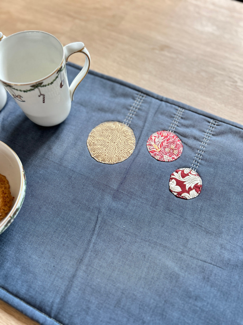 "Bordløber med julekugler" PDF mønster