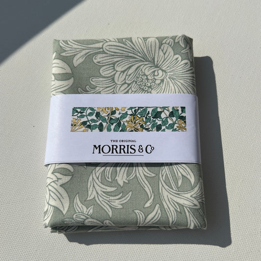 William Morris Chrysanthemum Leicester fat quarter